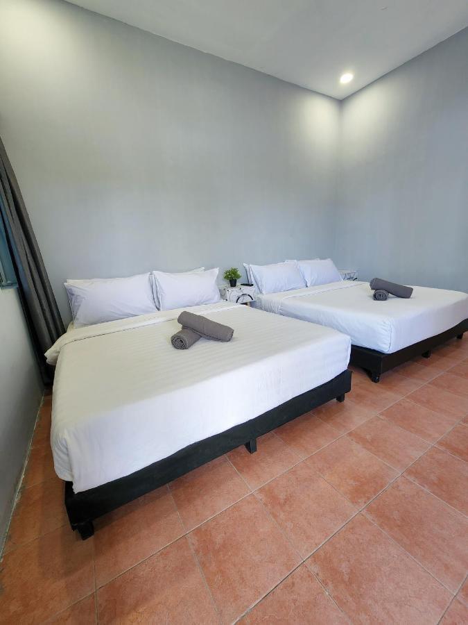 Gurney Coast Guest House By Sky Hive George Town Exterior photo