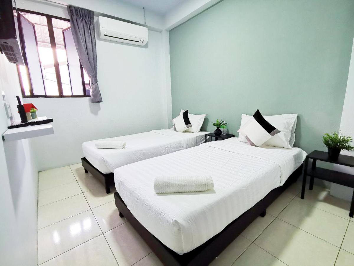 Gurney Coast Guest House By Sky Hive George Town Exterior photo