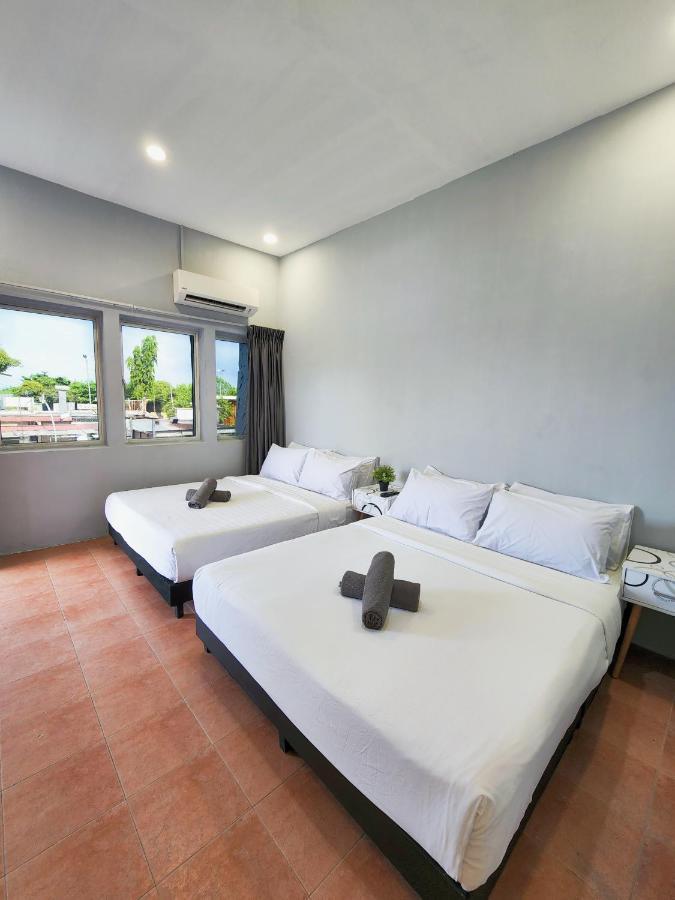 Gurney Coast Guest House By Sky Hive George Town Exterior photo